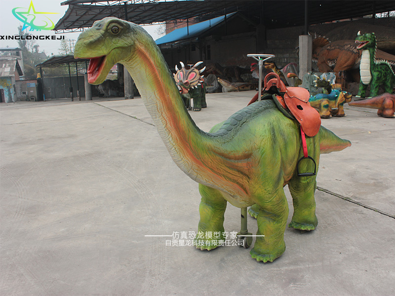 行走恐龙腕龙模型